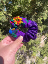 Load image into Gallery viewer, Half Saani Scarf and Half Velveteen Scrunchie
